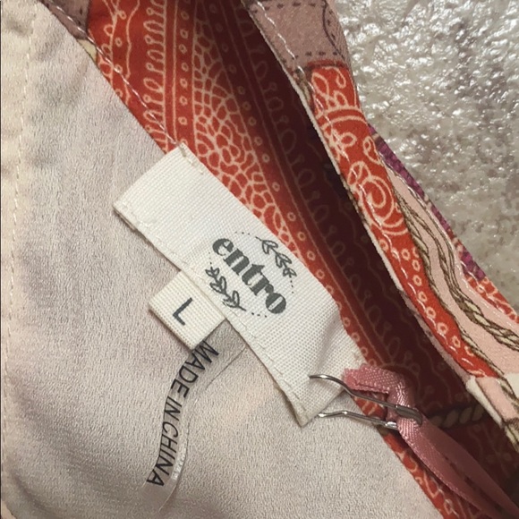 NWT.  Glam printed halter top. - Picture 2 of 4